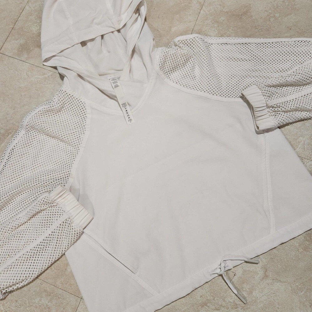 Lululemon Womens Size 6 Cropped Hooded Lightweight Breathable Athletica Jacket